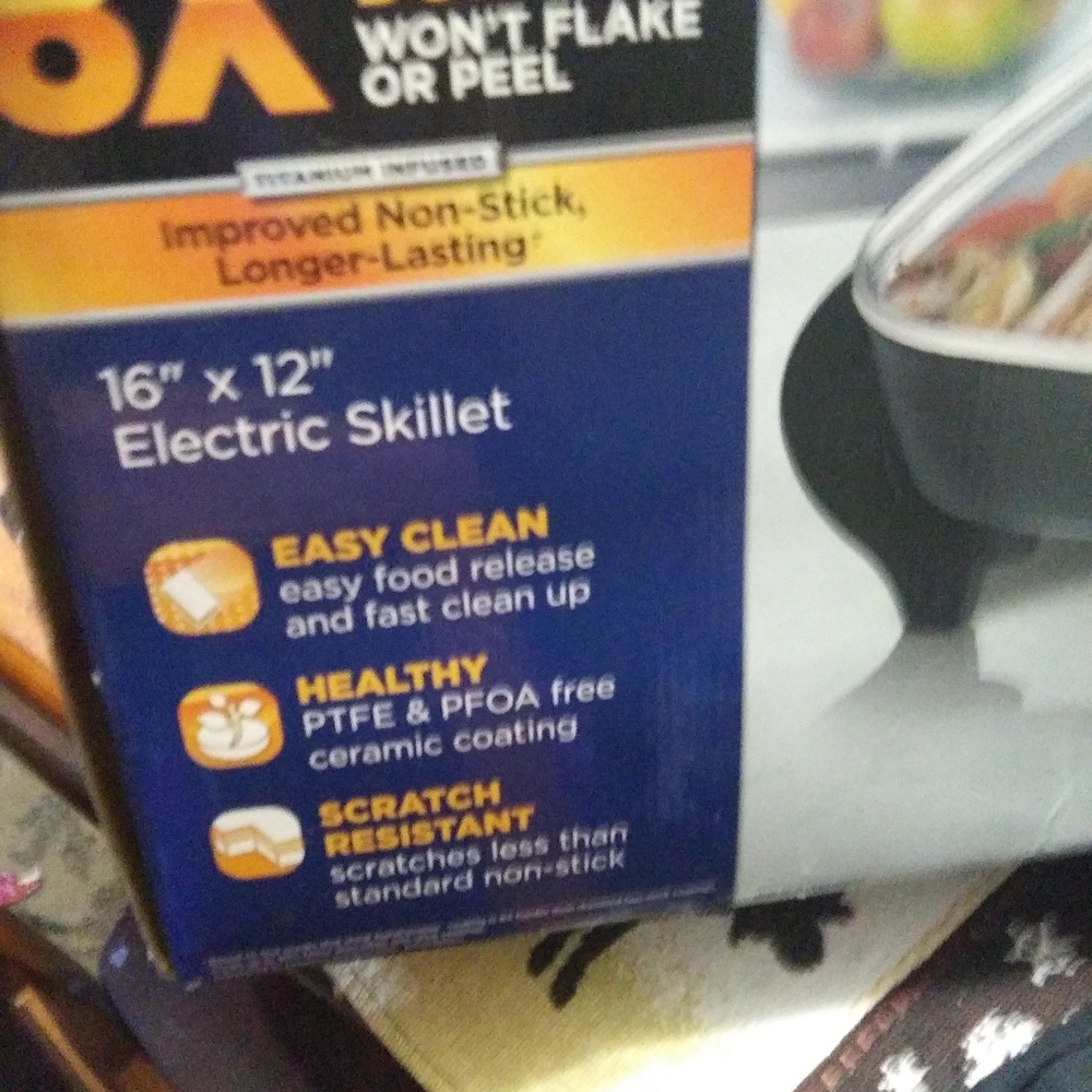 Electric skillet